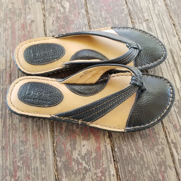 BØC (Born) leather flip flop slide sandals,with cushioned footbed in EUC - Picture 3 of 10